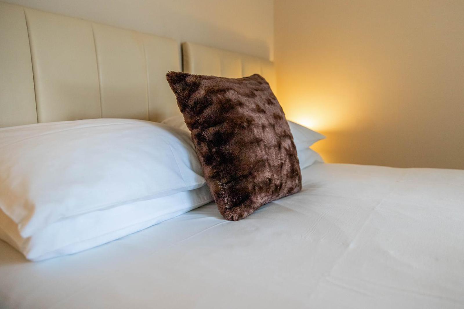 Roger Ground Guest House - With Onsite Car Parking Windermere Εξωτερικό φωτογραφία