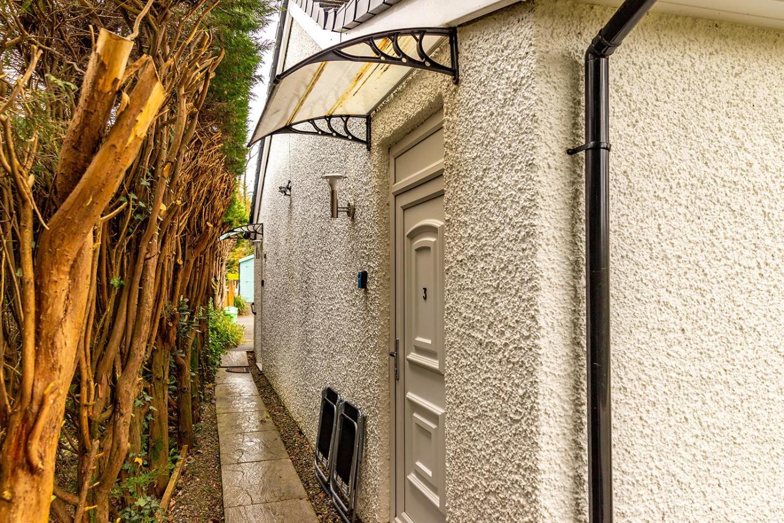 Roger Ground Guest House - With Onsite Car Parking Windermere Εξωτερικό φωτογραφία