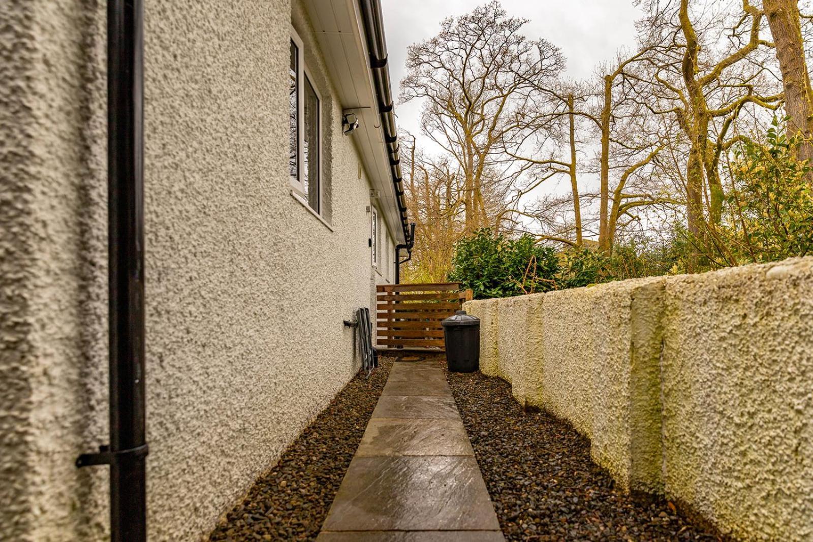 Roger Ground Guest House - With Onsite Car Parking Windermere Εξωτερικό φωτογραφία